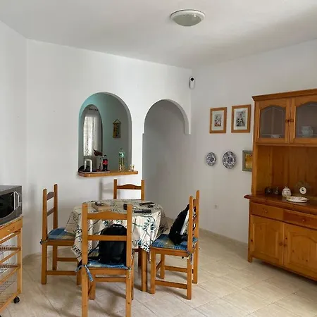 Piso Vacacional Διαμέρισμα Τορεβιέχα